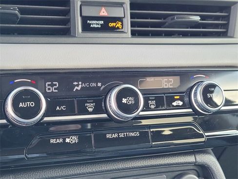 Used 2023 Honda Pilot LX image 22