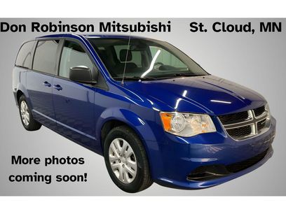 Used 2018 Dodge Grand Caravan SE w/ UConnect Hands-Free Group
