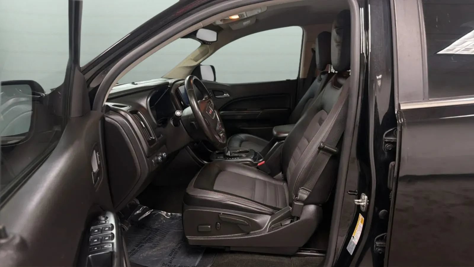 Used 2015 GMC Canyon SLE w/ All-Terrain Package AWD/4WD image 20