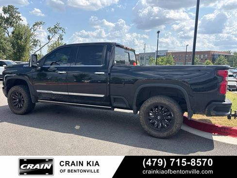 Used 2024 Chevrolet Silverado 2500 High Country w/ High Country Premium Package AWD/4WD image 5