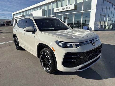 New 2026 Volkswagen Tiguan SEL R-Line image 1