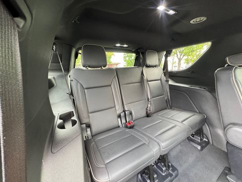 Used 2025 Chevrolet Tahoe Premier AWD/4WD image 19