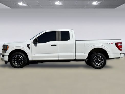 Used 2022 Ford F150 XL w/ STX Appearance Package RWD image 2