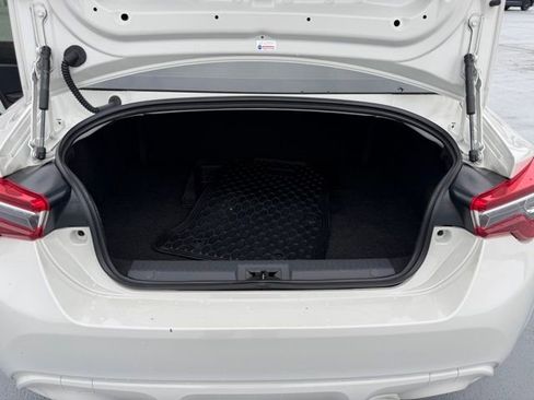 Used 2020 Toyota 86 image 9