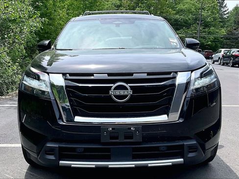 Used 2023 Nissan Pathfinder Platinum w/ Cargo Package AWD/4WD image 2