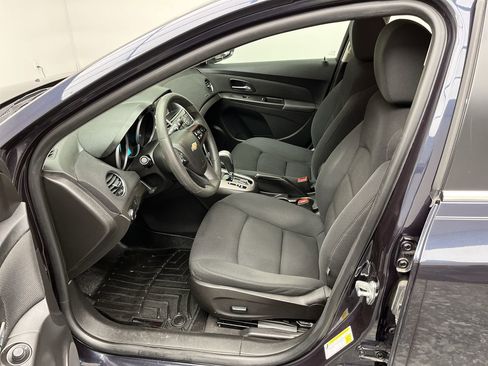 Used 2015 Chevrolet Cruze LT image 3