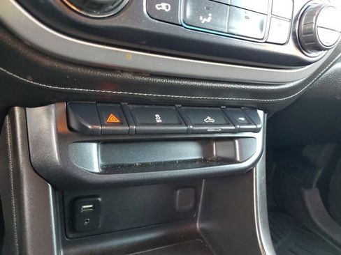 Used 2018 GMC Canyon SLE w/ SLE Convenience Package image 24