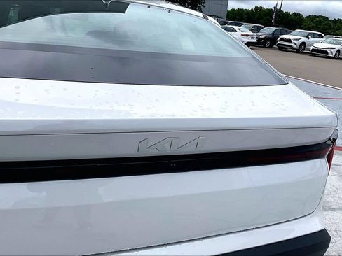 Used 2025 Kia K4 FWD image 24