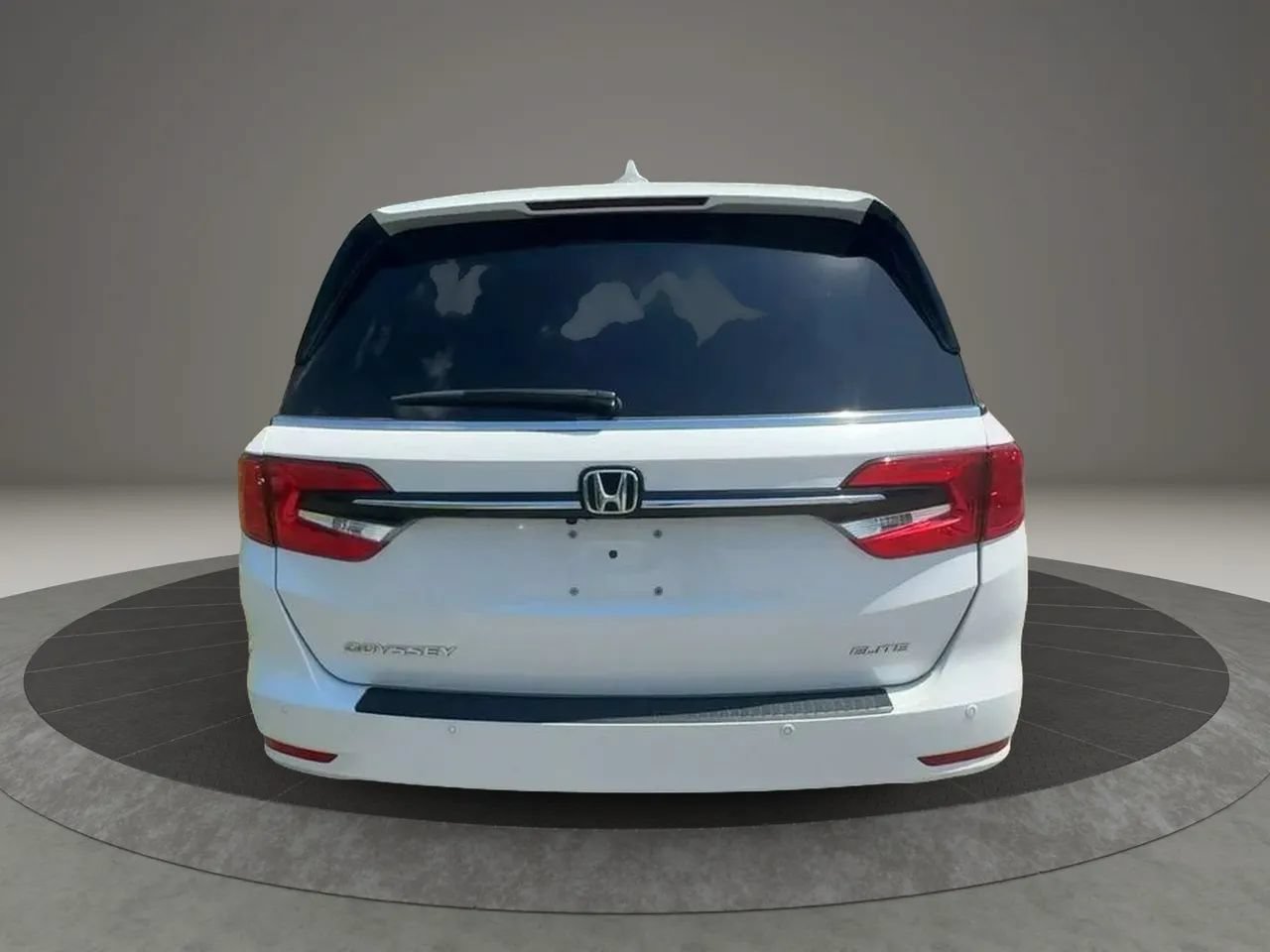 Used 2023 Honda Odyssey Elite image 5