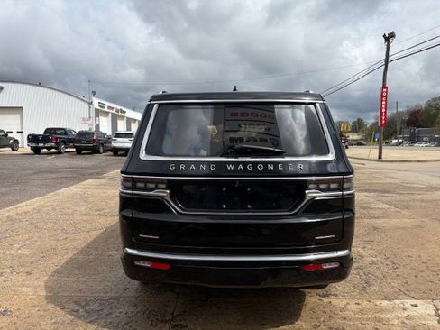 Used 2022 Jeep Grand Wagoneer Series III w/ Rear Seat Video Group 1 AWD/4WD image 5