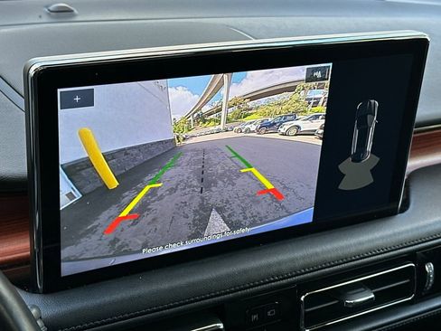 Certified 2022 Lincoln Nautilus Reserve w/ Luxury Package image 19