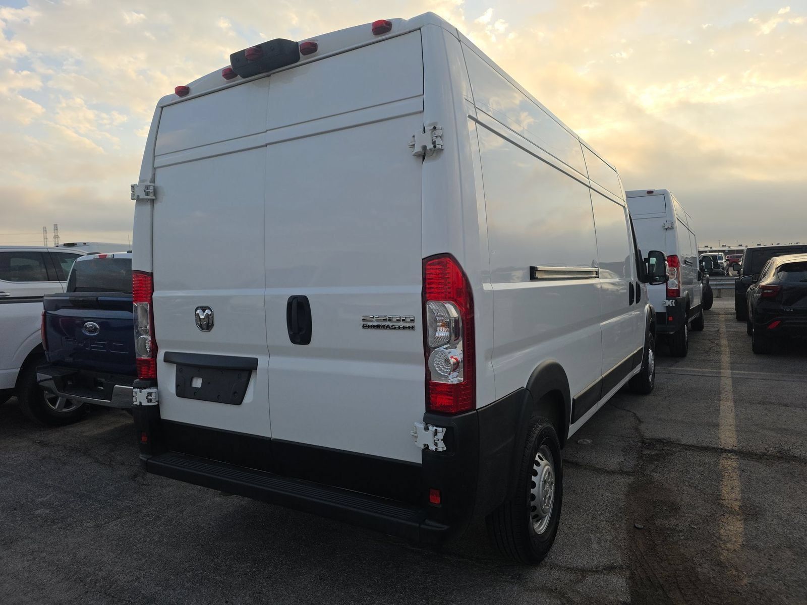 Used 2025 RAM ProMaster 2500 FWD image 3