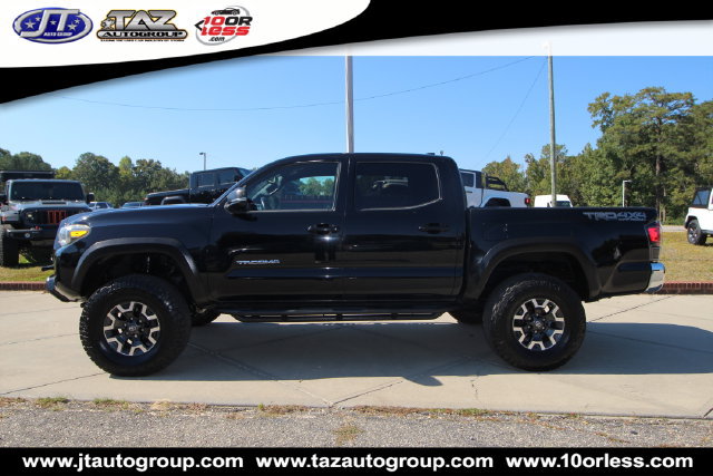 Used 2017 Toyota Tacoma TRD Off-Road w/ Tow Package (A/T) AWD/4WD image 4