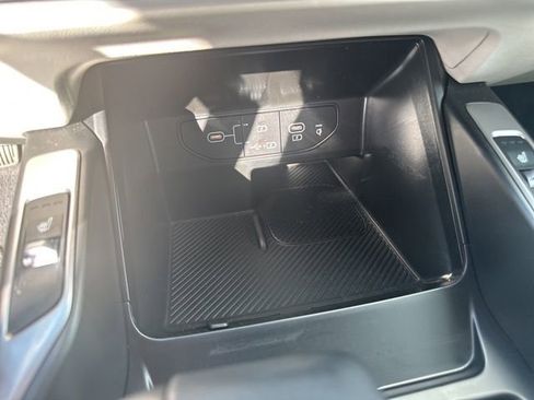 Used 2025 Kia Sorento S image 19