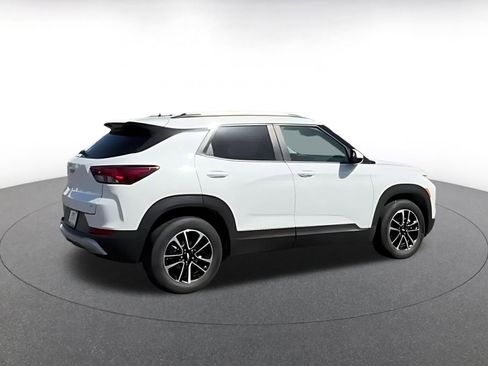 Used 2025 Chevrolet TrailBlazer LT FWD image 4
