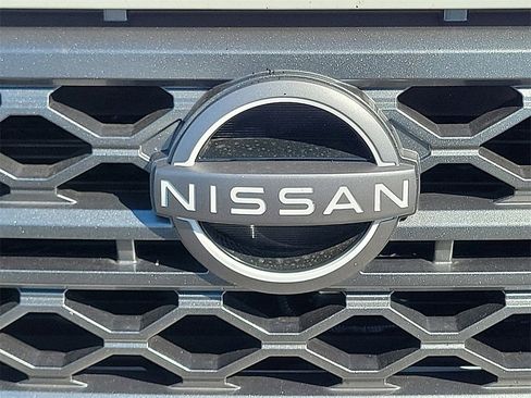 Used 2024 Nissan Frontier SV w/ SV Convenience Package image 24