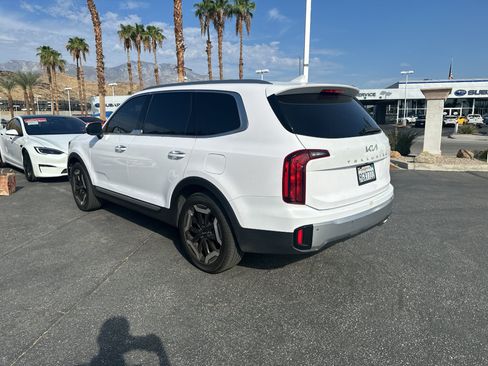 Used 2023 Kia Telluride S FWD image 2