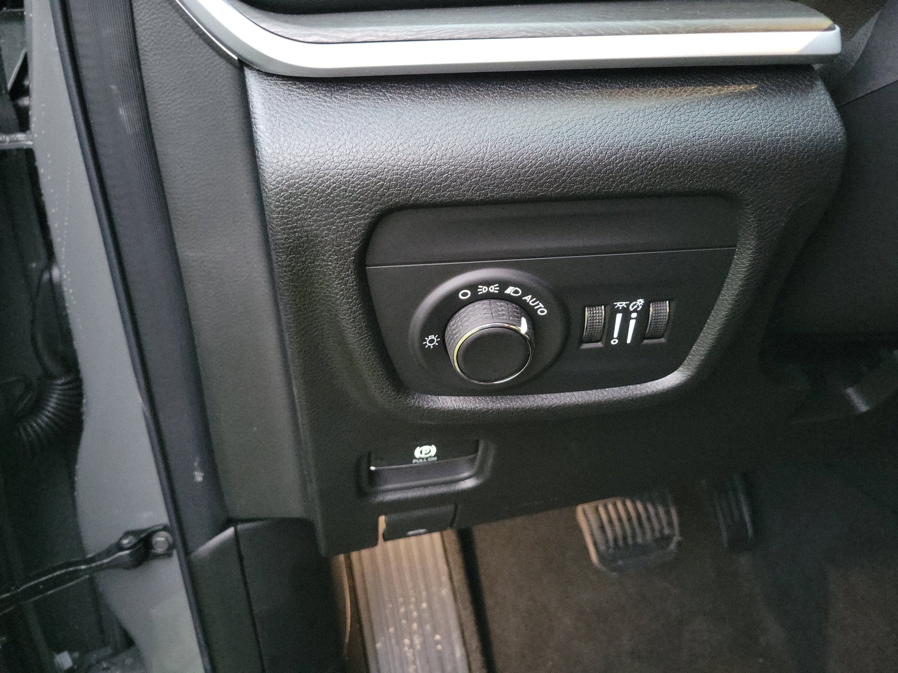 New 2027 Jeep Grand Cherokee Altitude RWD image 25