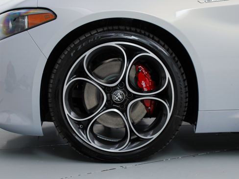 New 2026 Alfa Romeo Giulia w/ Driving Assist Package RWD image 18