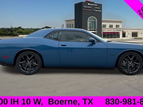 Used 2022 Dodge Challenger R/T w/ Blacktop Package RWD image 2