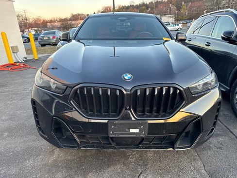 Used 2024 BMW X6 xDrive40i w/ Premium Package image 2