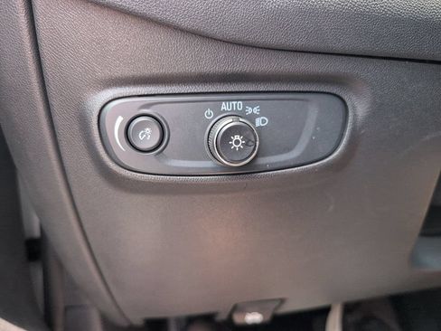Used 2024 Chevrolet Equinox LT FWD image 23