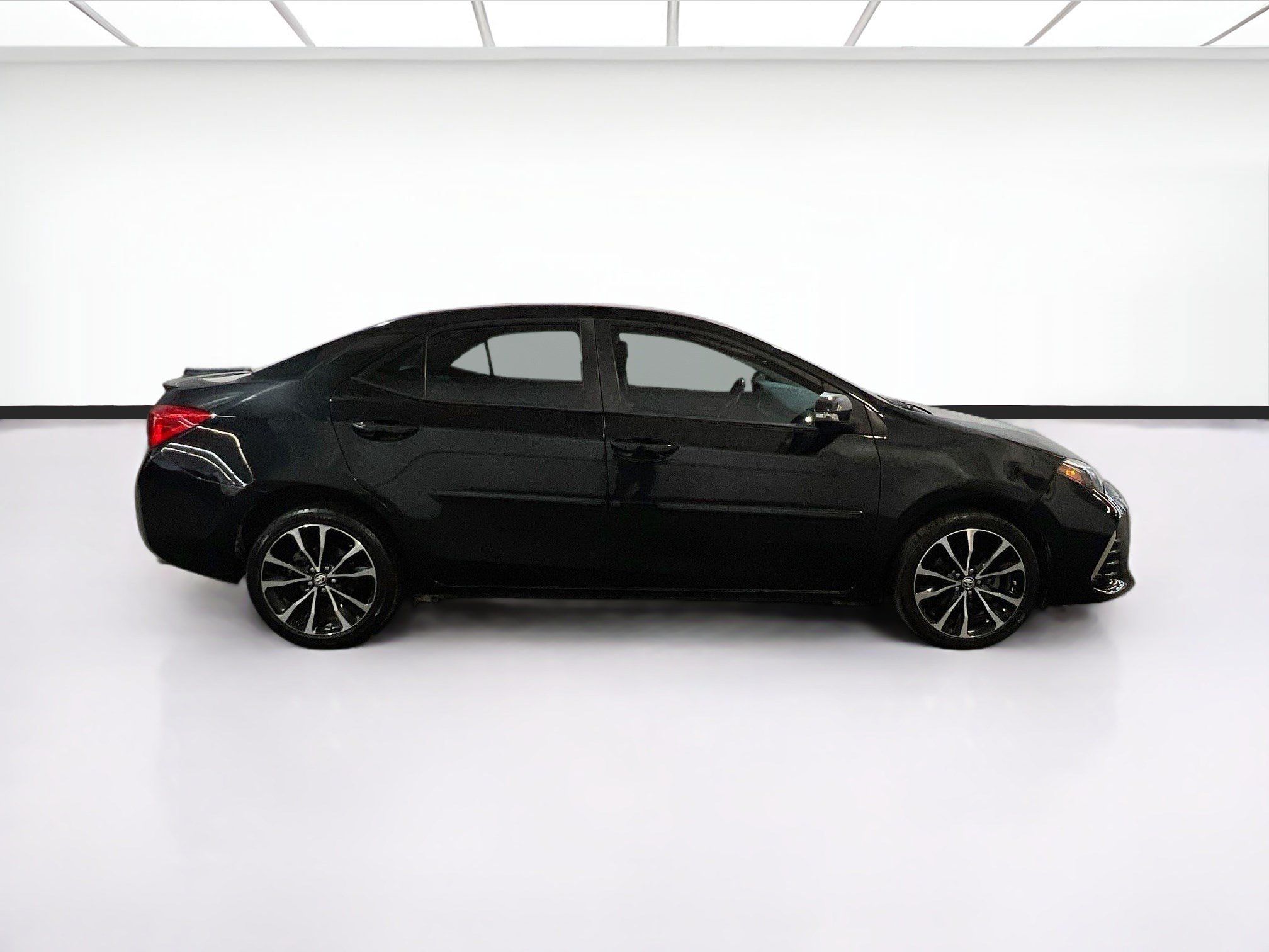 Used 2018 Toyota Corolla SE FWD image 21