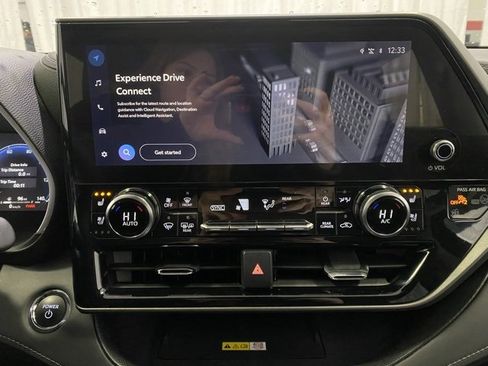 Used 2023 Toyota Highlander Limited image 20