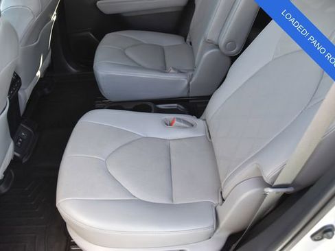 Used 2021 Toyota Highlander Platinum AWD/4WD image 19