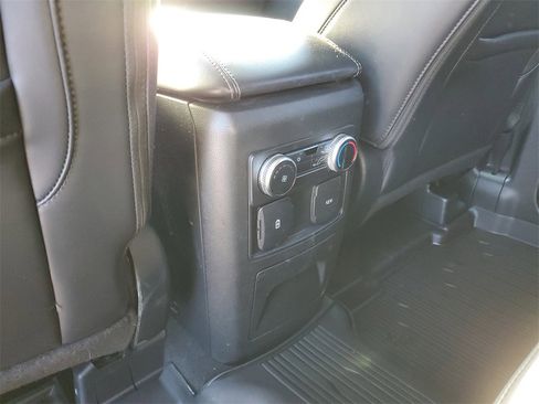 Used 2022 Ford Explorer XLT w/ Equipment Group 202A image 28