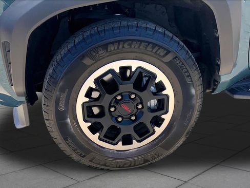 Used 2025 Toyota 4Runner TRD Off-Road AWD/4WD image 10