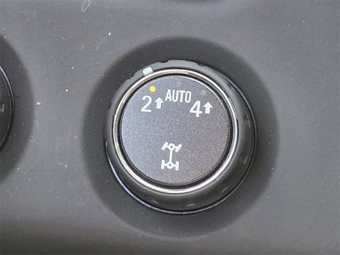 Used 2018 Chevrolet Tahoe LT image 25