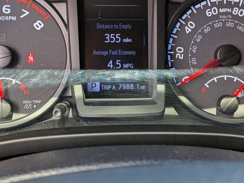 Used 2020 Toyota Tacoma SR w/ SR Convenience Package RWD image 28