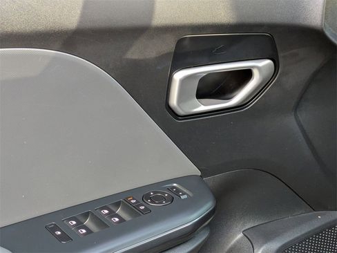 Used 2025 Kia K4 LXS image 13