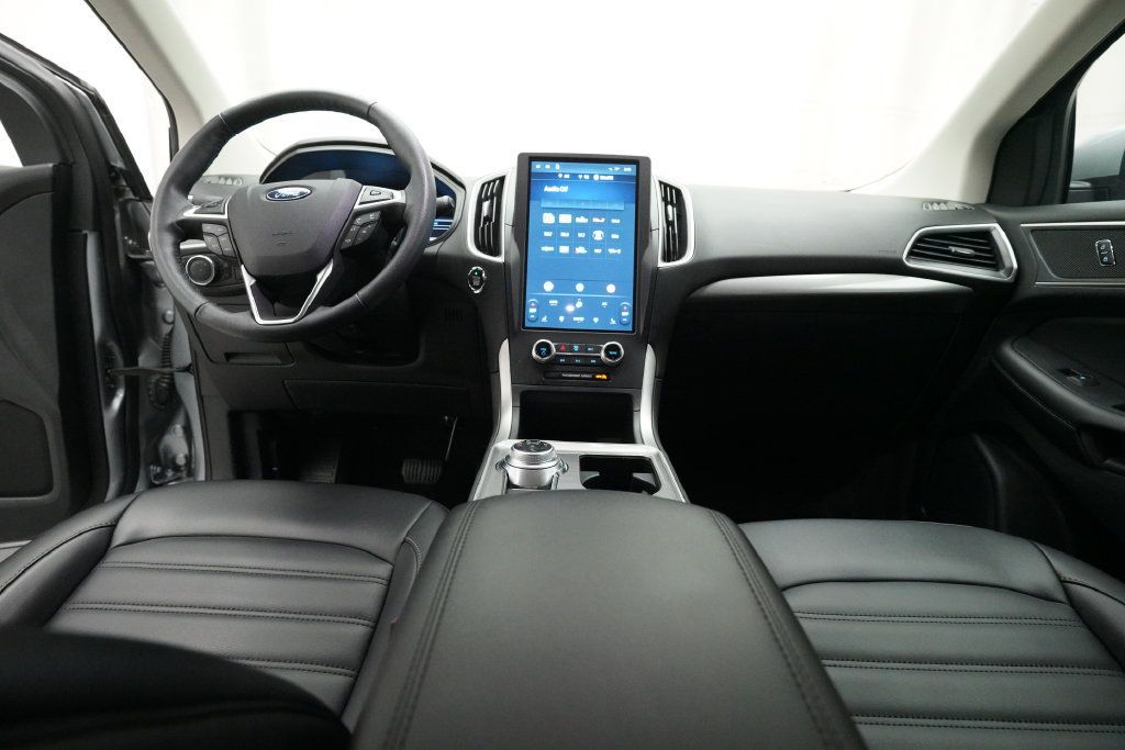 Used 2024 Ford Edge SEL w/ Convenience Package AWD/4WD image 5
