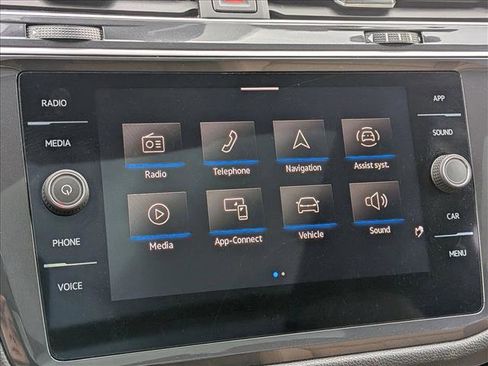 Used 2024 Volkswagen Tiguan SE image 16