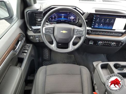 Used 2024 Chevrolet Silverado 1500 LT AWD/4WD image 19