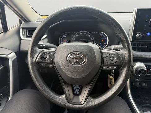 Used 2024 Toyota RAV4 LE AWD/4WD image 18