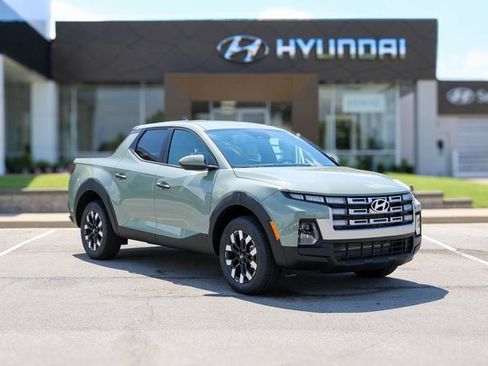 New 2025 Hyundai Santa Cruz SE image 1