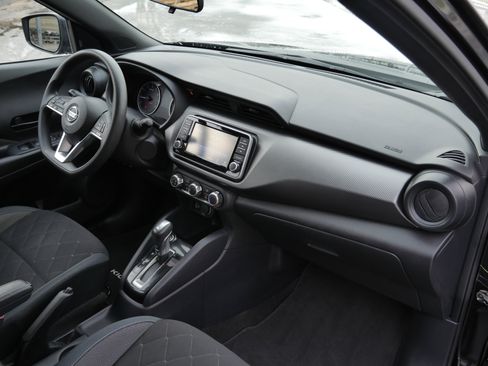 Certified 2020 Nissan Kicks S image 20