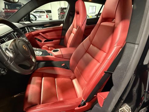 Used 2016 Porsche Panamera 4 image 28