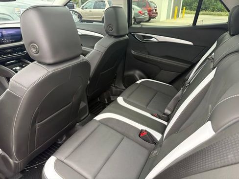 Used 2025 Buick Envision Sport Touring AWD/4WD image 21