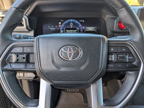 Used 2025 Toyota Tacoma TRD Off-Road image 18