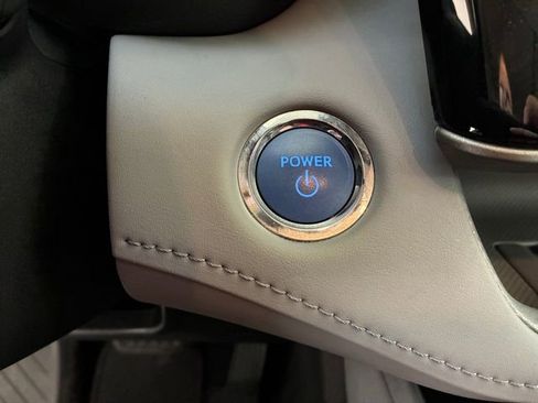 Used 2022 Toyota Highlander XLE AWD/4WD image 24
