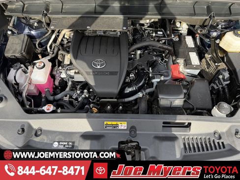 Used 2025 Toyota Highlander LE image 31