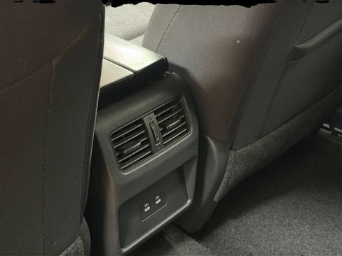 Used 2025 Nissan Rogue SV FWD image 24