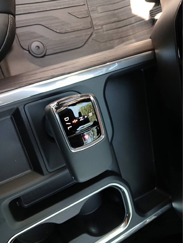 New 2026 GMC Sierra 1500 SLT w/ SLT Convenience Package RWD image 17