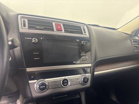 Used 2016 Subaru Outback 2.5i Limited AWD/4WD image 16