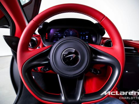 Used 2024 McLaren 750S image 14
