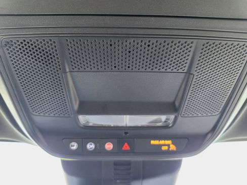 Used 2025 Buick Enclave Preferred image 21